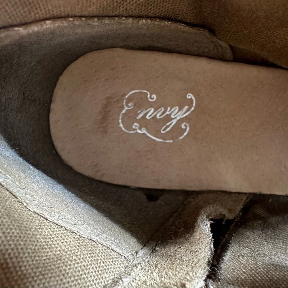 Lulus Envy‎ Babs Beige Herringbone Striped Leather Ankle Booties #481